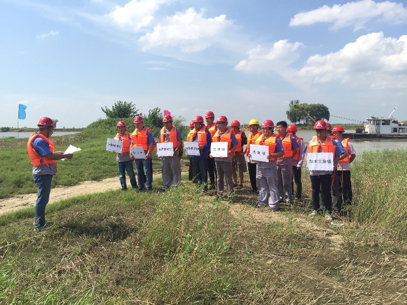 落水救援_副本.jpg 落水救援_副本.jpg