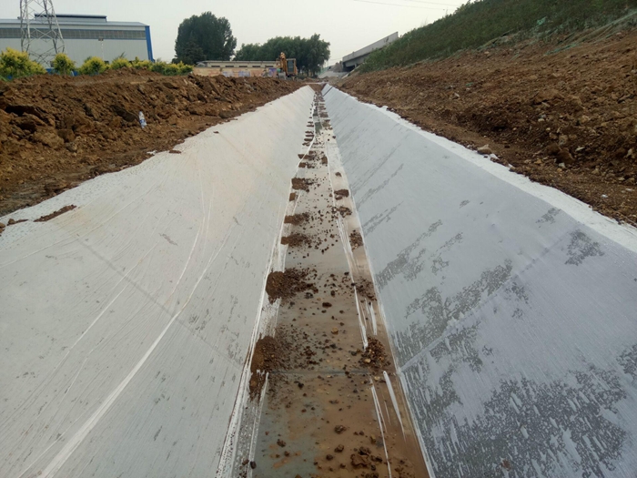 現(xiàn)澆排水溝養(yǎng)護(hù).jpg 現(xiàn)澆排水溝養(yǎng)護(hù).jpg