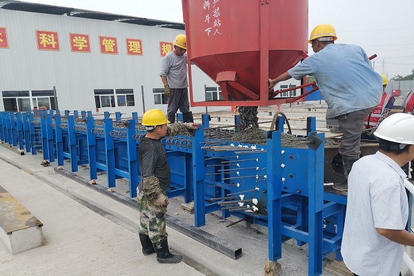 1599793866415741.jpg T梁首件澆筑.jpg