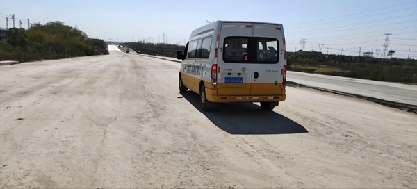 1672211359677483.jpg 檢測(cè)車(chē)測(cè)彎沉(1).jpg